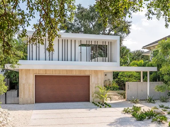 1642 Bahia Vista St, Sarasota, FL 34239