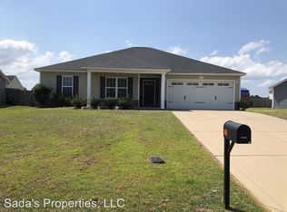 948 Screech Owl Dr, Hope Mills, NC 28348