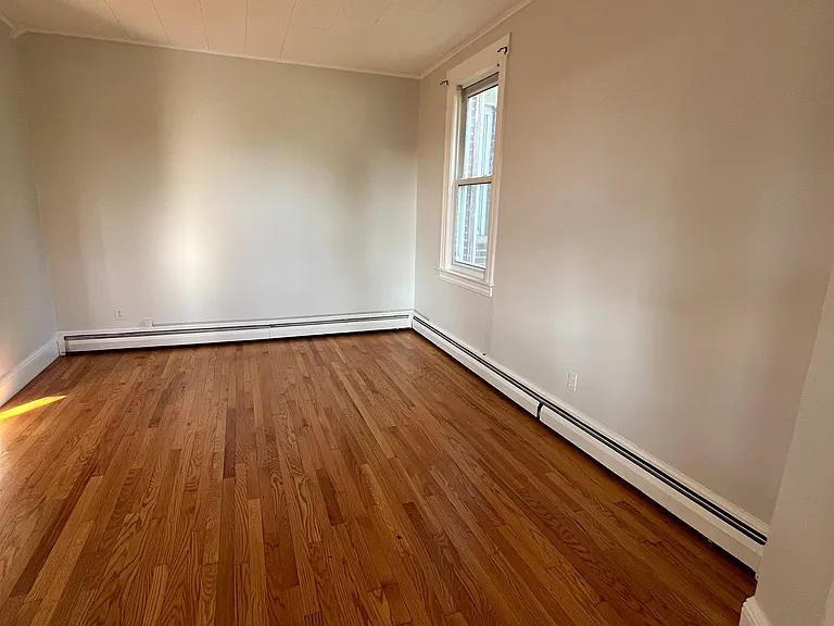 916 Old York Rd — Photo 10