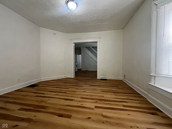 4th image of 413 N Oxford St
