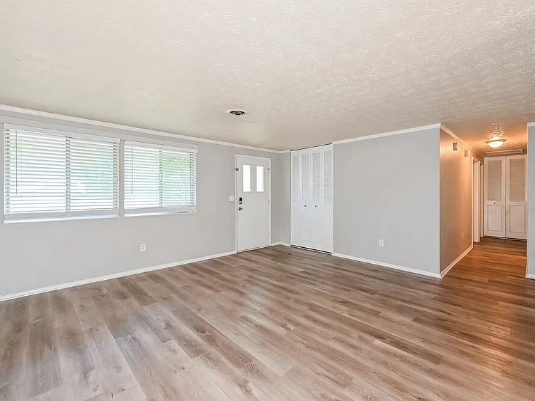 1860 Suwanee Ridge Ct — Photo 4