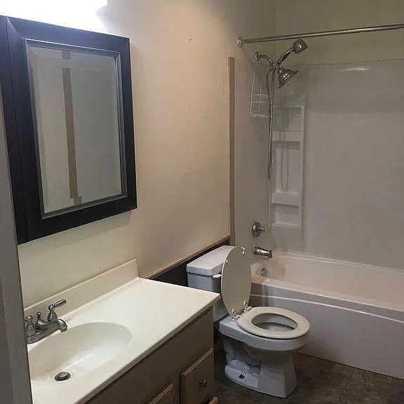 4411 Kemper St #1 — Photo 8