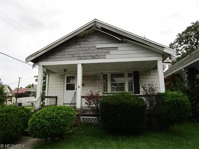 1129 E 172nd St photo 1