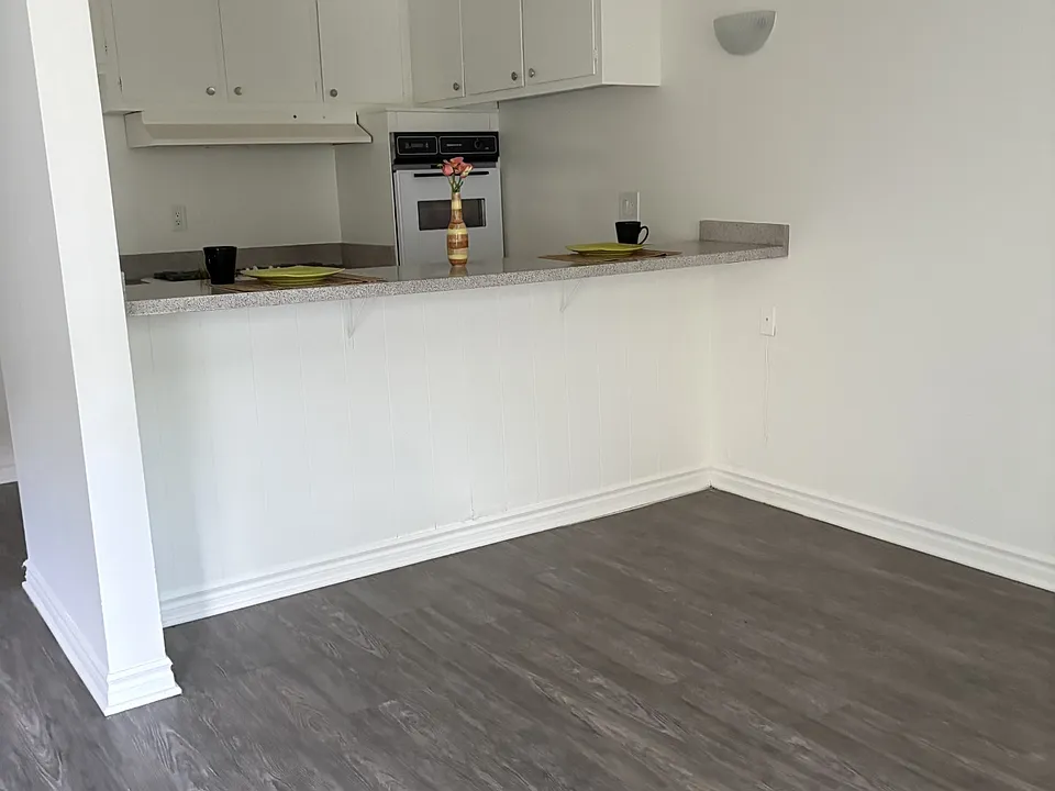 Touchwood 1bdrm kitchen/living room
