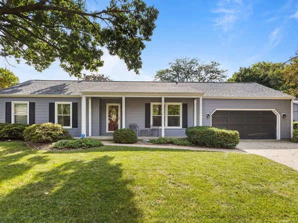 4 Magnolia Ct, Savoy, IL 61874
