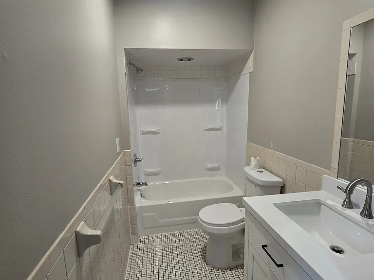 161 Wisner Ave #2L — Photo 15