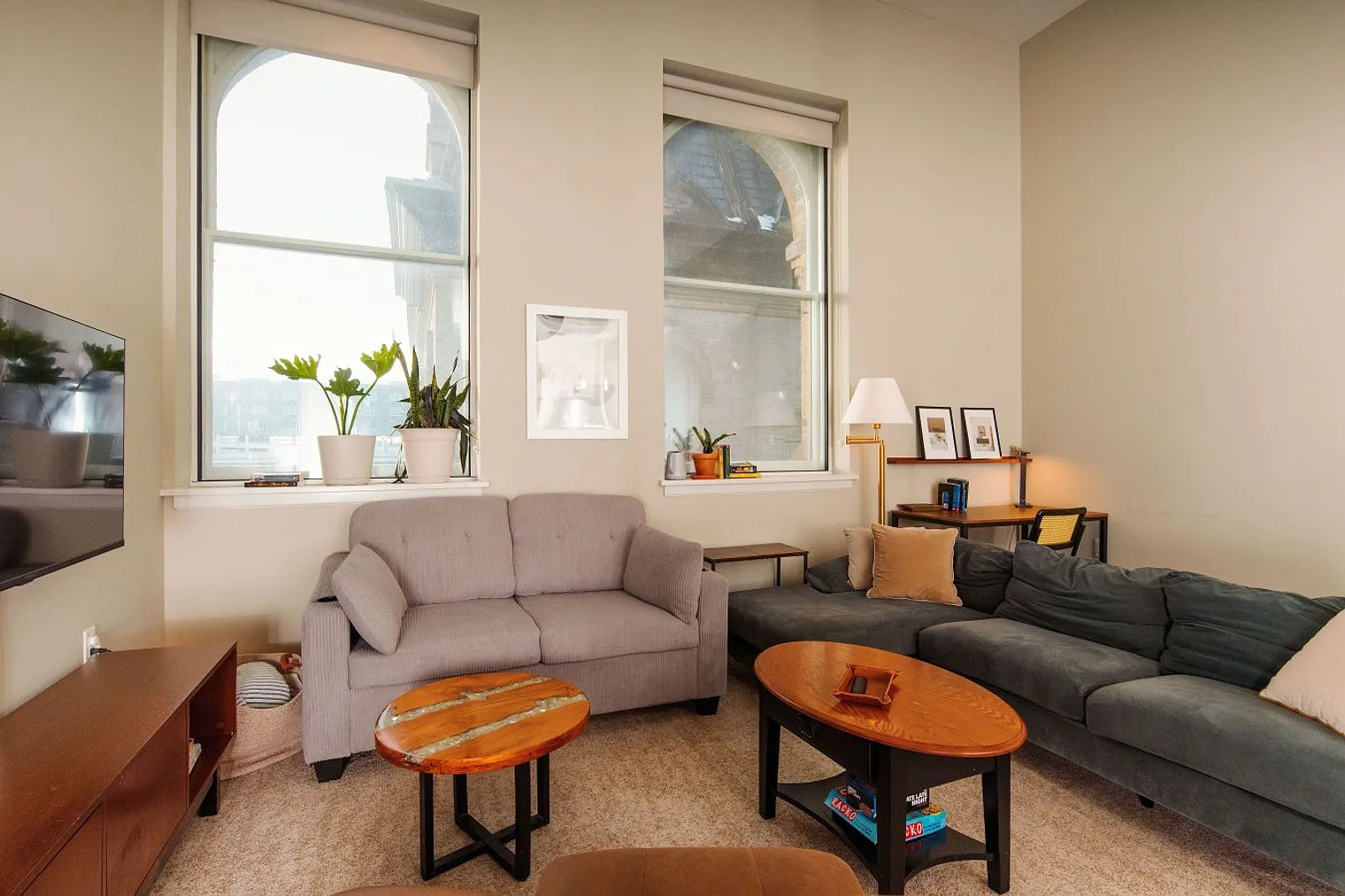 2 bed, 2.0 bath, 1001 sqft, $4,401 — Photo 2