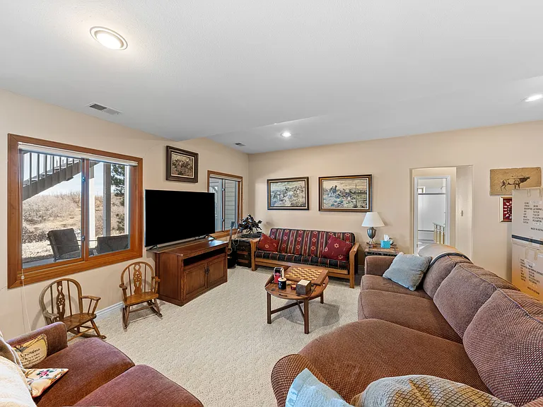 1060 N Bader Ct — Photo 24