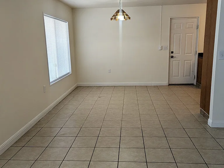 290 E Mesquite Blvd #A — Photo 4