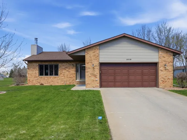 1619 38th Ave S, Fargo, ND 58104