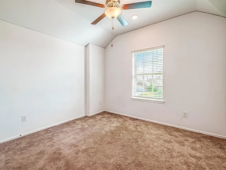 7603 Rainy Valley Ln — Photo 13