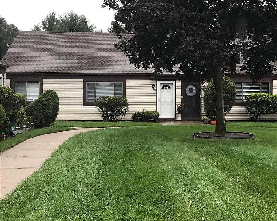 1st image of 29 Monet Ct