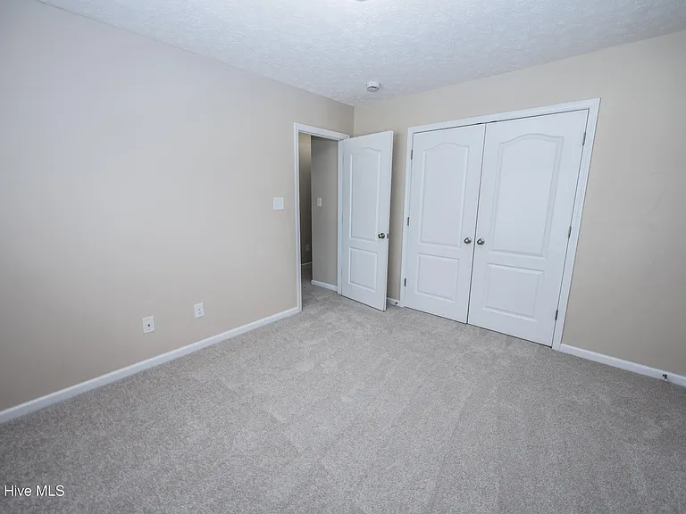 112 Patriot Ct — Photo 14