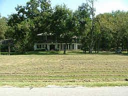 3rd image of 802 Smith Ln
