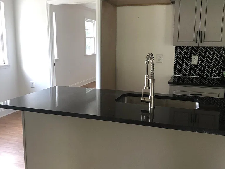 107 Crane Ave — Photo 22