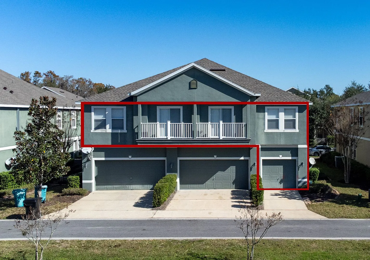 Beautiful second-floor, 2-bedroom, 2-bath condo with peaceful lake views and an attached 1-car ga... — Photo 2