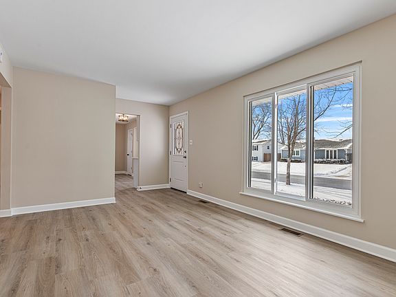 4th image of 16219 92nd Ave