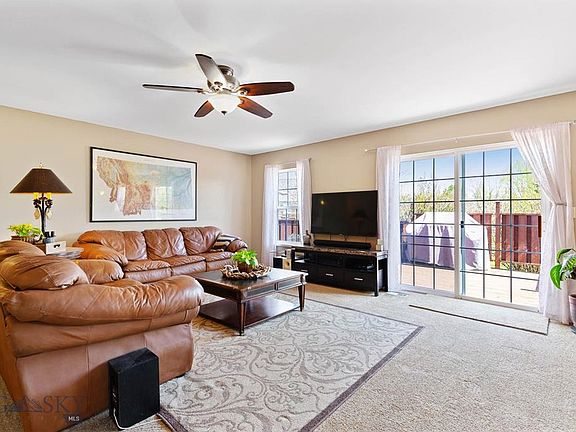 3rd image of 221 Valley Grove Dr