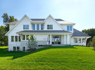 20035 Lakeview Ave, Excelsior, MN 55331