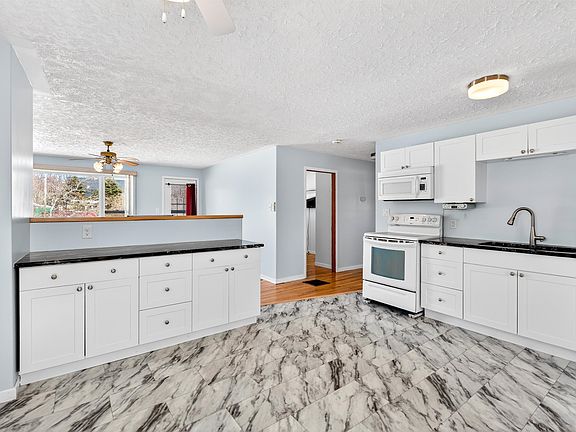 4th image of 3123 Douses Rd