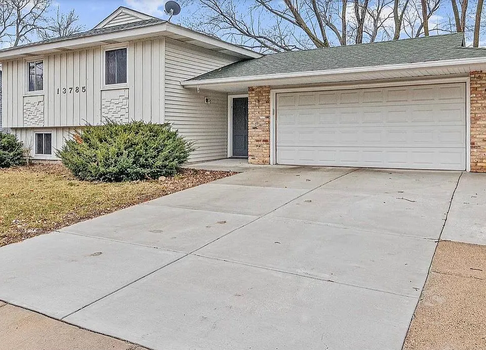 13785 Fairlawn Ave