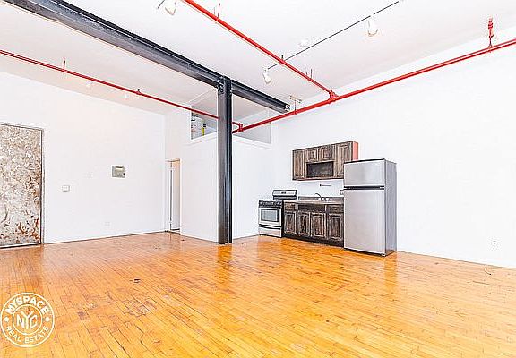 2nd image of 385 Troutman St #624