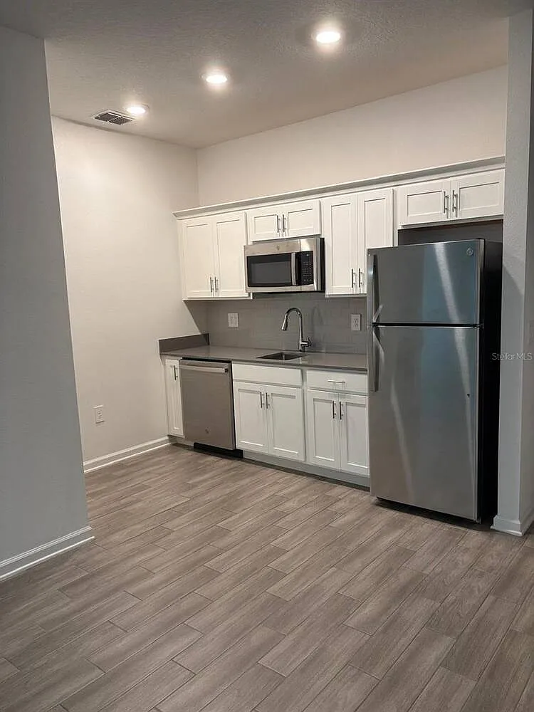1 bed, 1.0 bath, 385 sqft, $1,500 — Photo 4