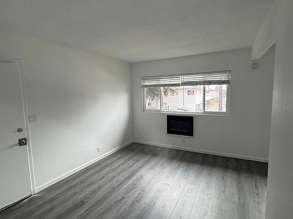 5th image of 1423 W Lingan Ln #5