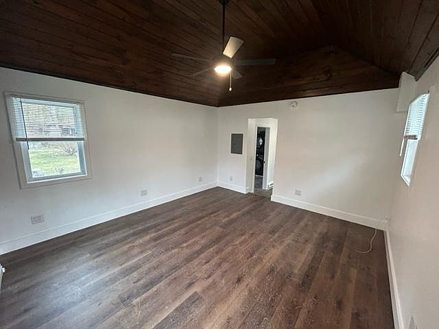 1st image of 4 Mae Ln #2