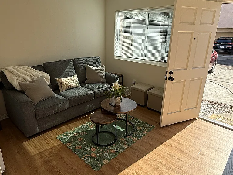 4532 Oregon St — Photo 2
