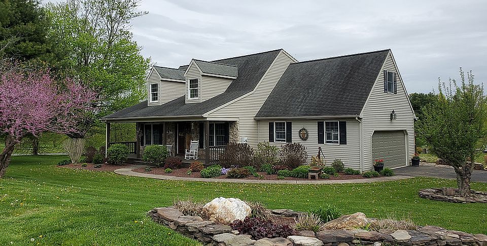 Front of Home/2 Car Garage