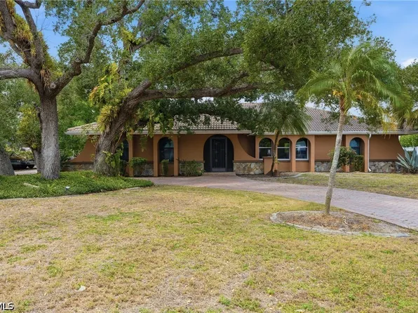 1860 Marina Cir, North Fort Myers, FL 33903