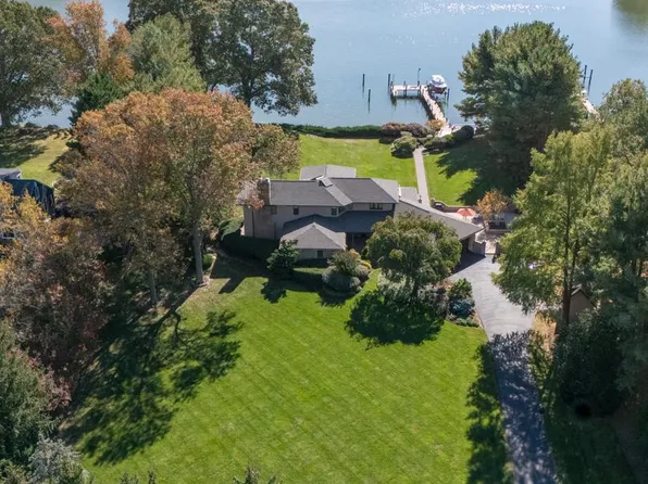 377 Hemsley Dr, Queenstown, MD 21658