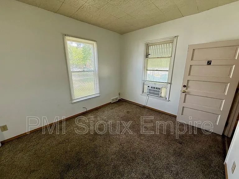 133 S Summit Ave #2 — Photo 2