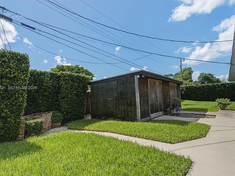 11621 NW 58th Pl — Photo 4