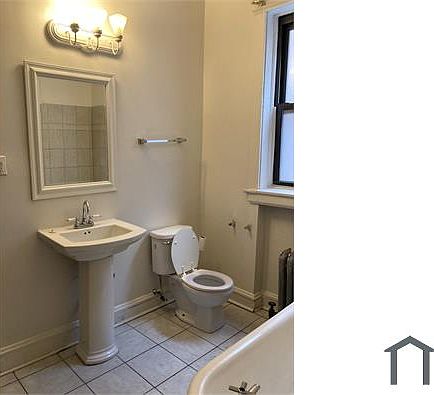 2nd image of 4940 S King Dr #1