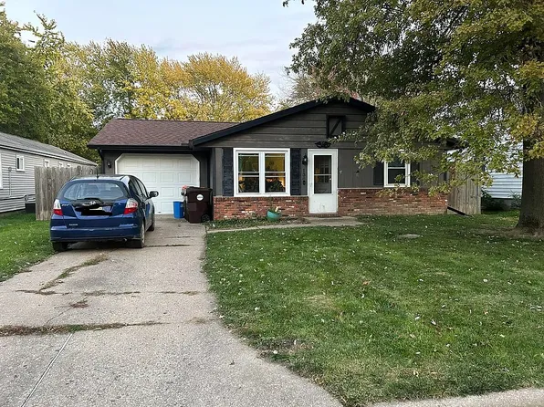 138 N Stewart St, Creve Coeur, IL 61610
