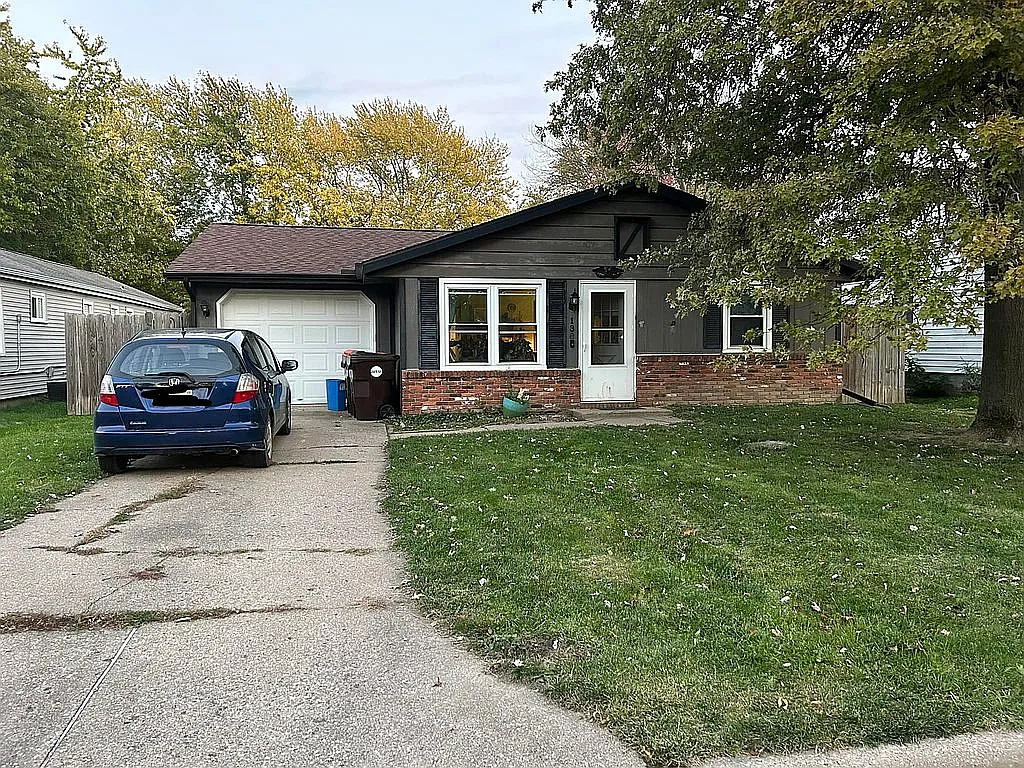138 N Stewart St photo 1