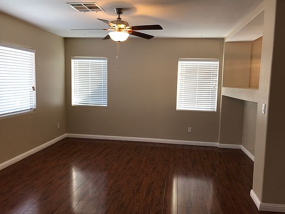 4th image of 676 Emerald City Ave