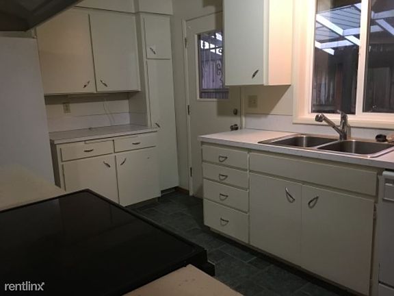 2nd image of 717 83rd Ave SE