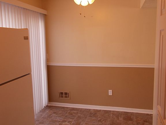 2nd image of 348 Jefferson Ave APT 1