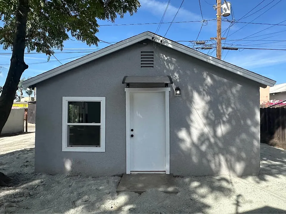 245 S I St #1/2