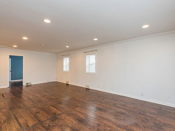 5th image of 917 N Linden Ave