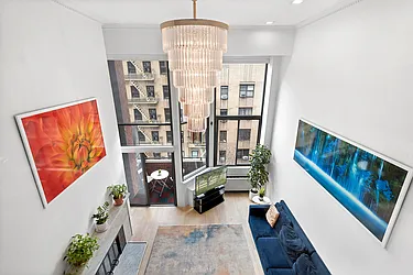Sold by The SIMPLE Real Estate Co