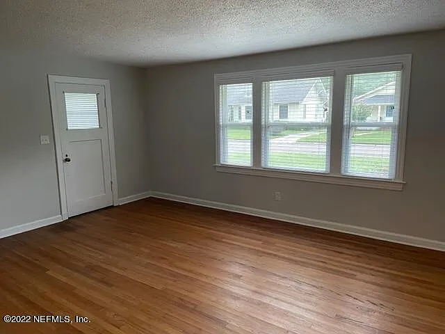 3677 Walsh St — Photo 12