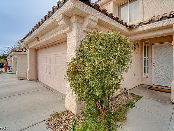 3rd image of 6586 Jordan River Dr
