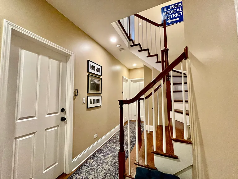 1506 W Polk St #1ZR — Photo 13