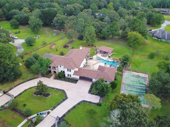20 Lakefield Blvd, Magnolia, TX 77355