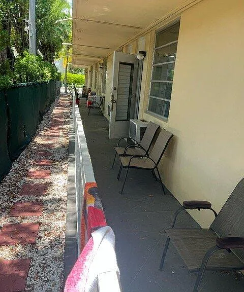 441 Collins Ave #6 — Photo 4