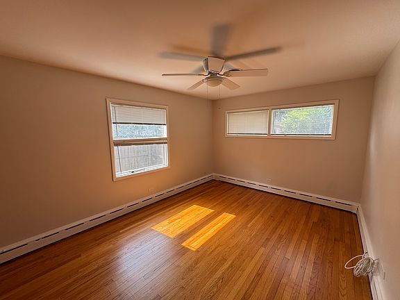 5th image of 702 S Summit St